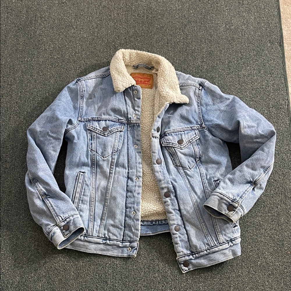 Levi's Light Blue Denim Jacket with Cream Sherpa